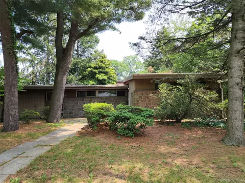 2 High Pne, Glen Cove, NY 11542