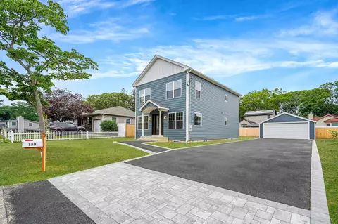 159 Mohawk St, Ronkonkoma, NY 11779