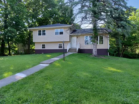 14 Laddie Rd, Middletown, NY 10941