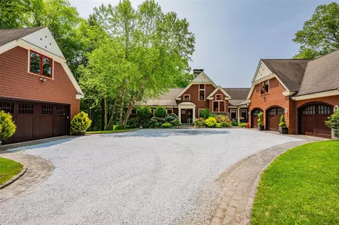 218 Kuhne Rd, Southbury, CT 06488