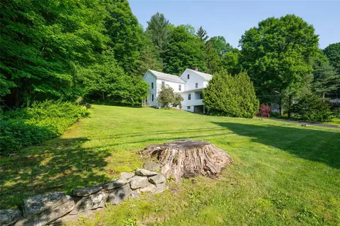 414 Bear Ridge Rd, Mount Pleasant, NY 10570