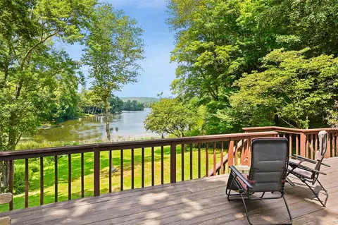 3 Truesdale Lake Dr, Lewisboro, NY 10590