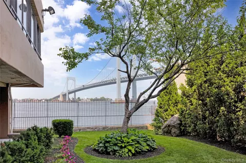 166-41 Powells Cove Blvd #6A, New York, NY 11357
