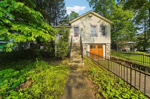 15 Pine St, Lake Peekskill, NY 10537