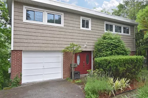 27 Temple Rd, Greenburgh, NY 10522