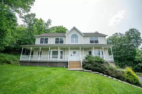 435 Storms Rd, Clarkstown, NY 10989