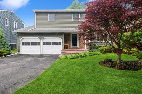 1581 Shirley Ct, Merrick, NY 11566