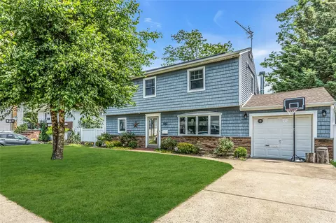 1383 Harding St, North Bellmore, NY 11710