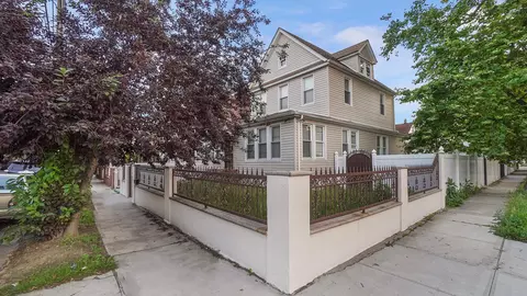112-02 204 St, New York, NY 11412