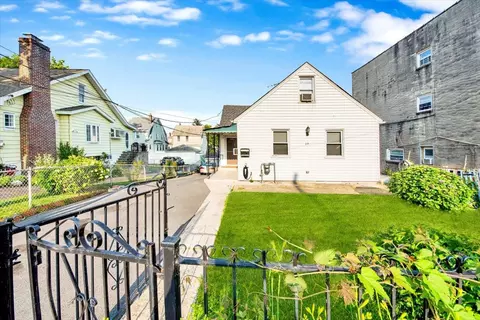 19 George Pl, Mount Vernon, NY 10550