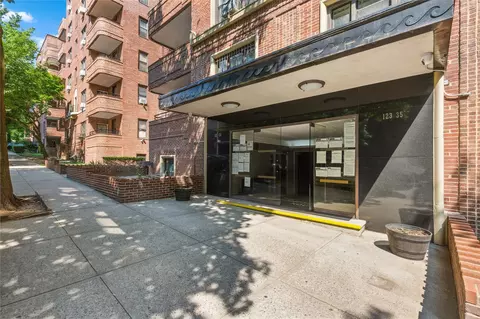 123-35 82nd Rd #6Q, Kew Gardens, NY 11415