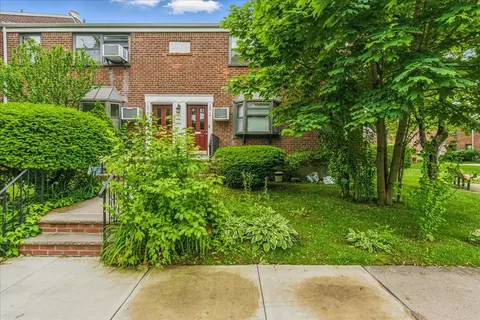 199-44 19th Ave #1-34, Whitestone, NY 11357