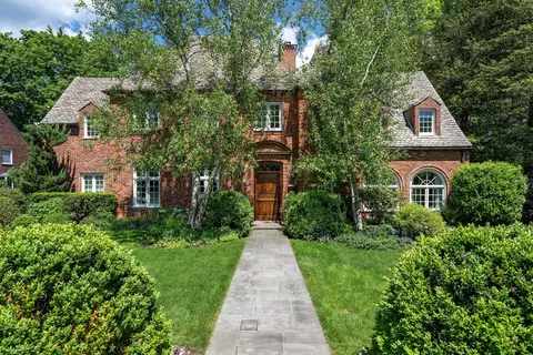40 Elm Ln, Bronxville, NY 10708