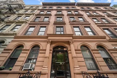 176 W 81 St #3E, New York, NY 10024
