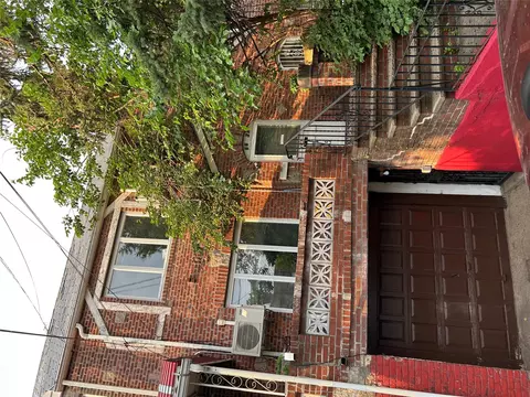 66-37 Burns St, New York, NY 11374