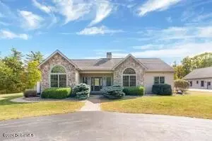138 Lydon Ln, New Baltimore, NY 12124