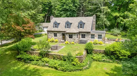 210 Foggintown Rd, Southeast, NY 10509