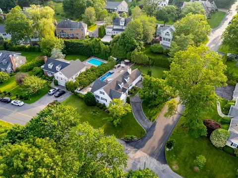 22 Buena Vista Rd, Eastchester, NY 10709