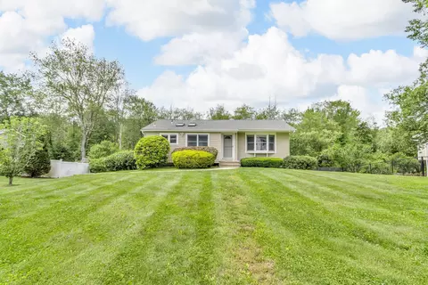 3481 Curry St, Yorktown, NY 10598