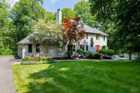11 Rita Ln, La Grange, NY 12540