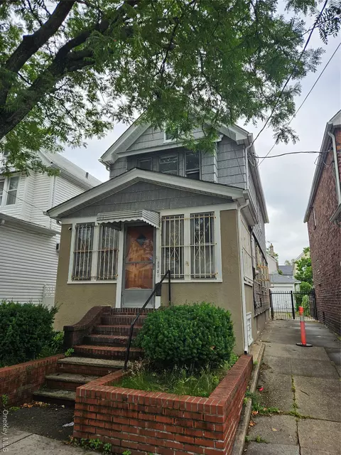 8931 184th St, New York, NY 11423