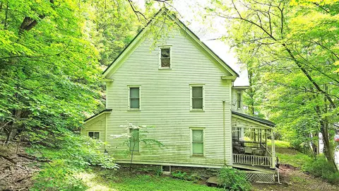 50 Parsonage Rd, Cochecton, NY 12726