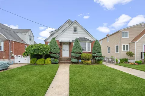 662 Benris Ave, West Hempstead, NY 11552