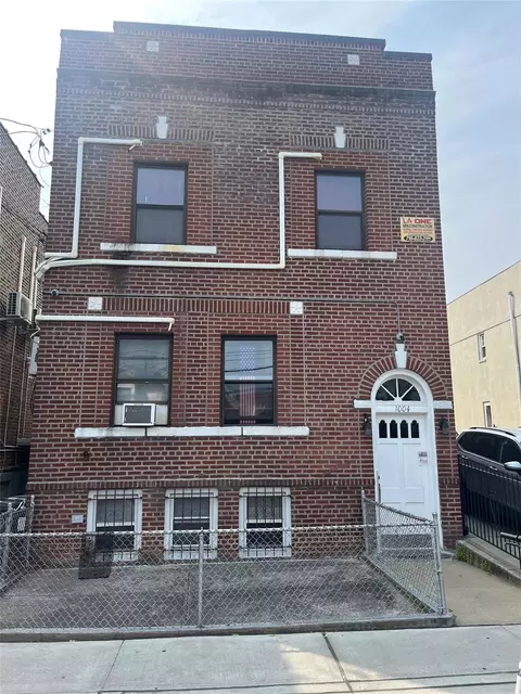 1004 Rhinelander Ave, New York, NY 10462