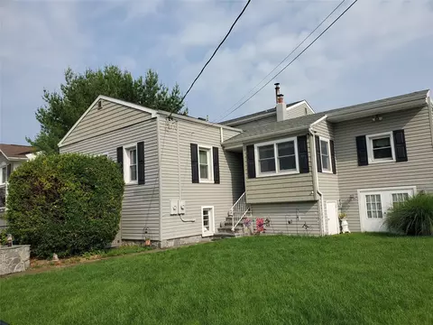 1134 4th St, West Babylon, NY 11704