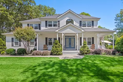 2 William St, Setauket, NY 11733