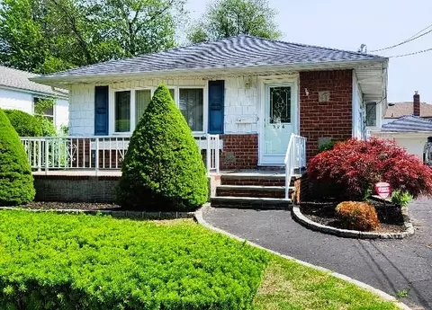 32 Liszt St #A, Hicksville, NY 11801