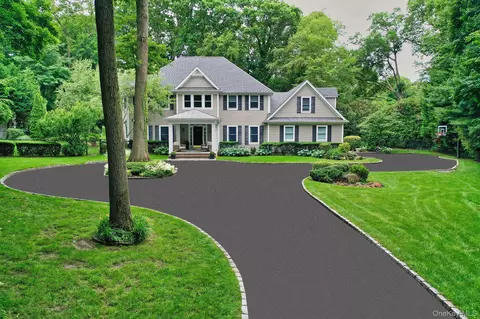 95 Huntington Bay Rd, Huntington, NY 11743