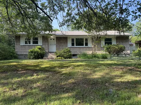 11 Vose Pl, Huntington, NY 11743