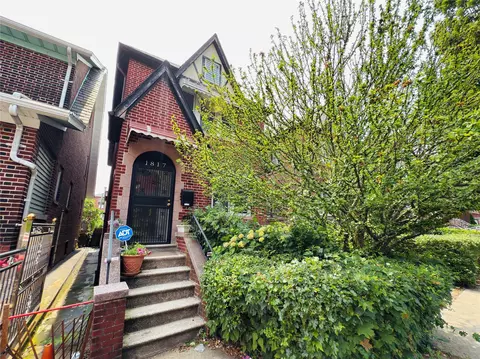 1817 Lurting Ave, New York, NY 10461