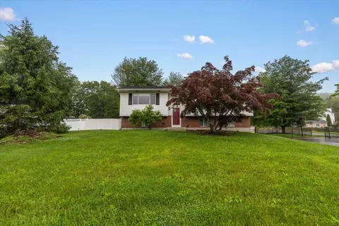 76 Maureen Dr, Wawayanda, NY 10940