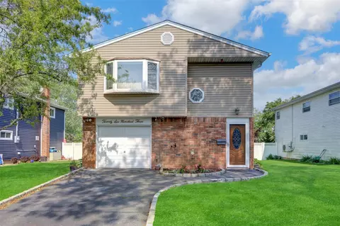 2603 Mariners Ave, Wantagh, NY 11793