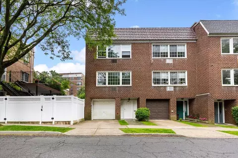 670 W 231st St, New York, NY 10463