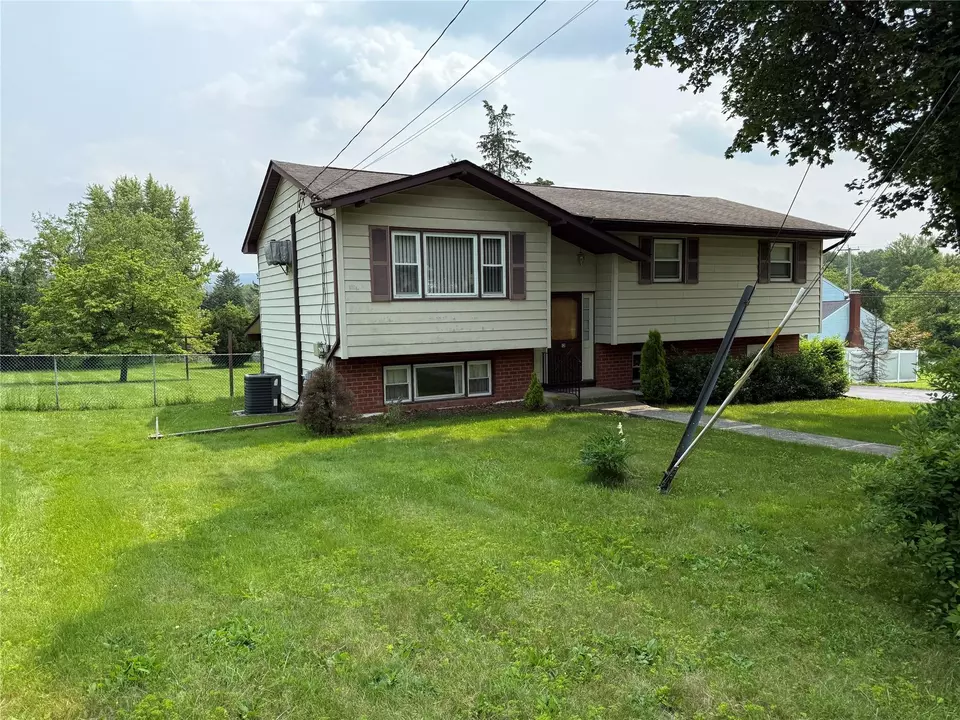 Exterior - 12 Derick Dr, Fishkill, NY 12524 photo 7 of 8