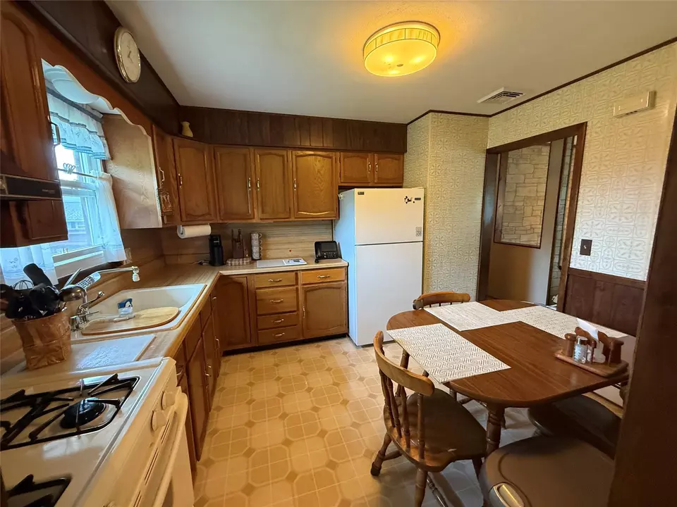 Kitchen - 12 Derick Dr, Fishkill, NY 12524 photo 2 of 2