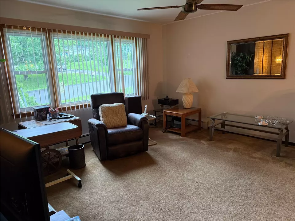 Living - 12 Derick Dr, Fishkill, NY 12524 photo 2 of 4