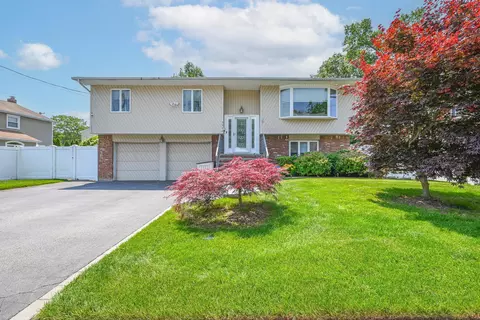 3992 Mill Rd, Seaford, NY 11783