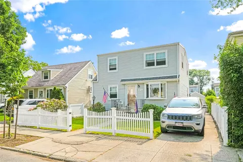 4911 168th St, New York, NY 11365