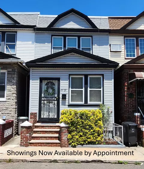 5855 41st Dr, New York, NY 11377