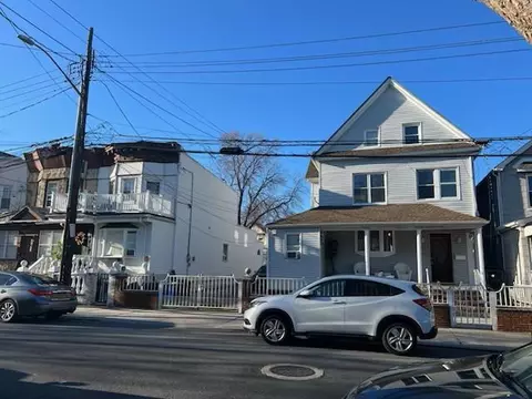 8025 88th Rd, New York, NY 11421