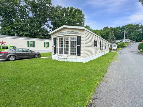 179 Van Wagner Lot Apt 50 Rd, Poughkeepsie, NY 12603
