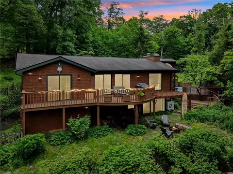 8 Oak Tree Dr, Cornwall, NY 12518 photo 1
