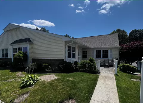 60 Revere Dr, Sayville, NY 11782