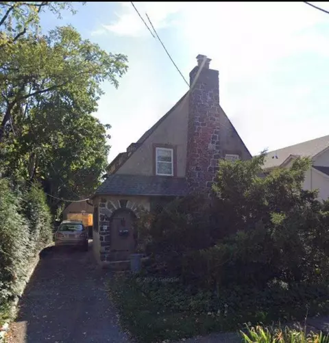 26 Croyden Ave, North Hempstead, NY 11023
