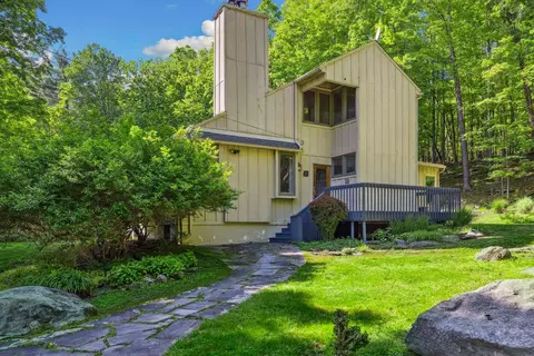 48 Cooper Holw, Woodstock, NY 12498