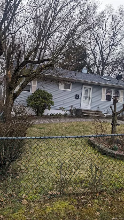 34 E Hickory St, Ramapo, NY 10977